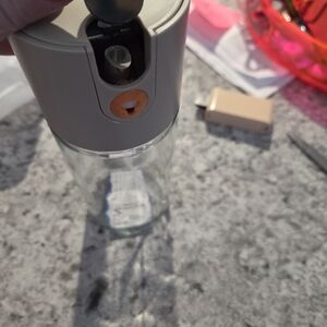 New In Box Oil Spray Bottle - 600ML,